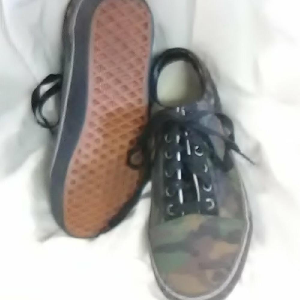 Vans camo low top